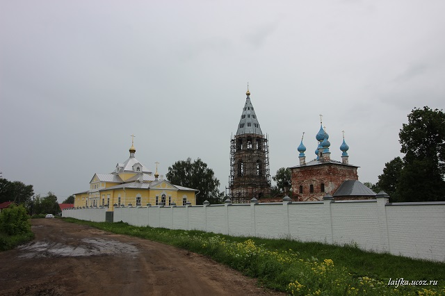 Храмовый комплекс в Введенье